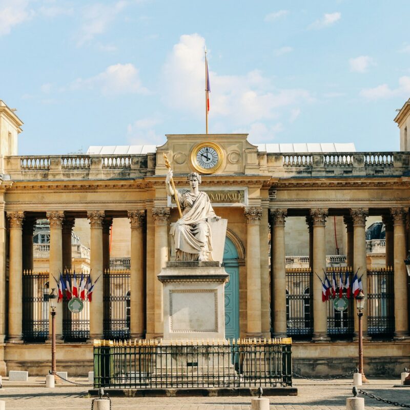 Façade du Palais Bourbon, siège de l'Assemblée nationale à Paris